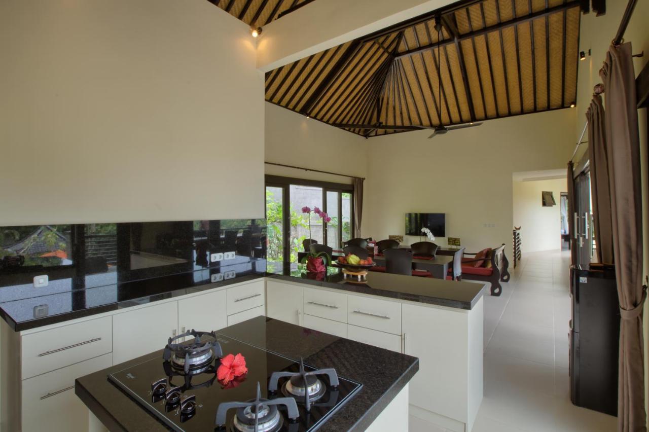 Villa Cahaya Perfectly Formed By The Natural Surrounding And Balinese Hospitality โลวินา ภายนอก รูปภาพ