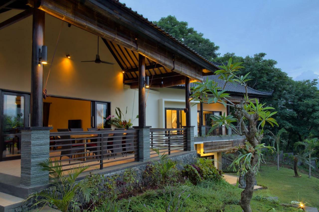 Villa Cahaya Perfectly Formed By The Natural Surrounding And Balinese Hospitality โลวินา ภายนอก รูปภาพ
